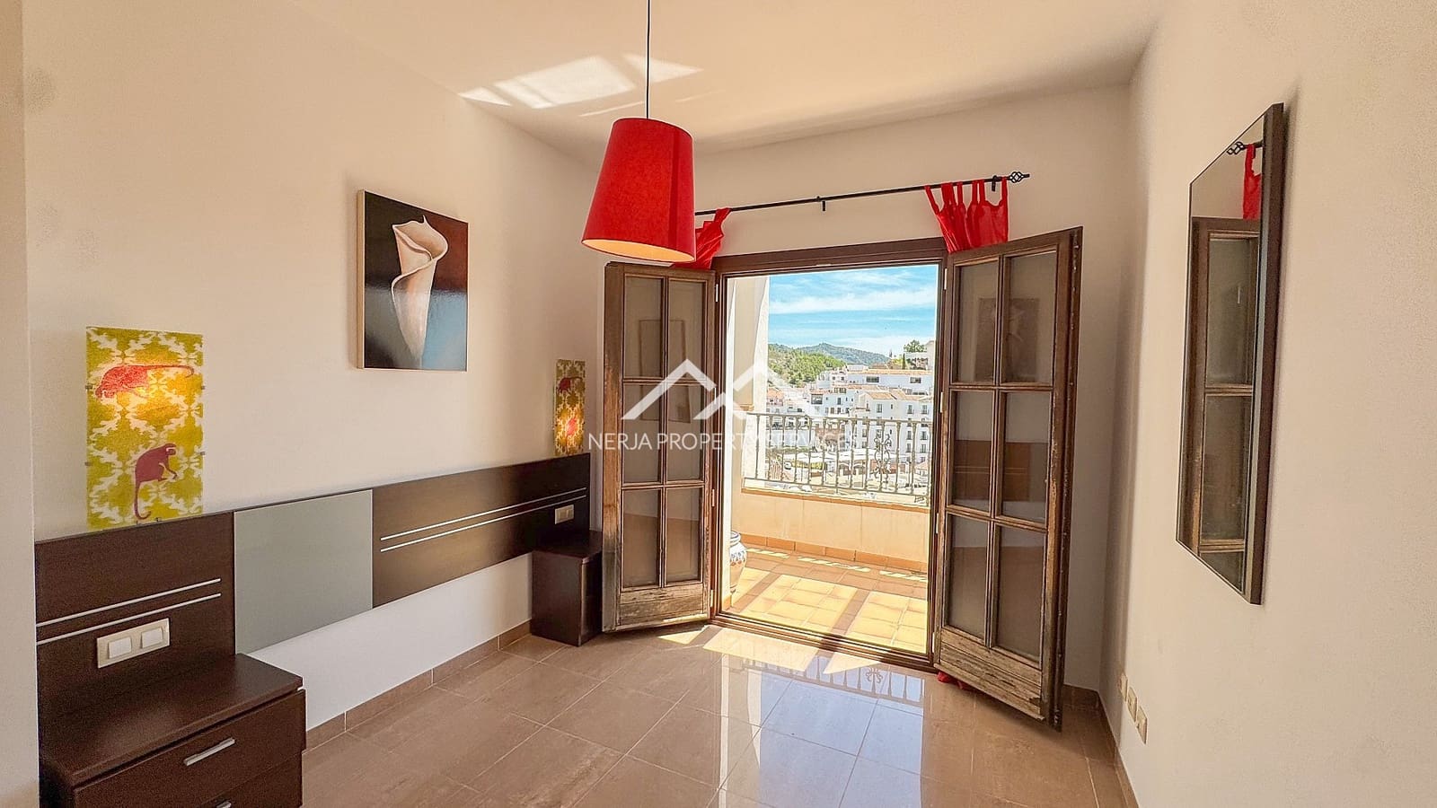 2 bedroom Penthouse for rent in Frigiliana with pool - € 1,100 (Ref: 9267785)