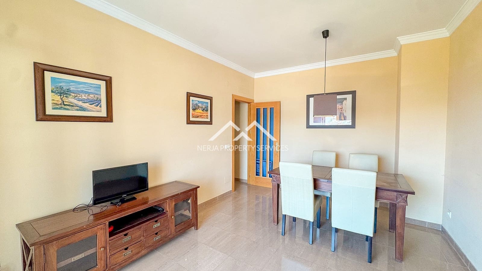 2 bedroom Penthouse for rent in Frigiliana with pool - € 1,100 (Ref: 9267785)