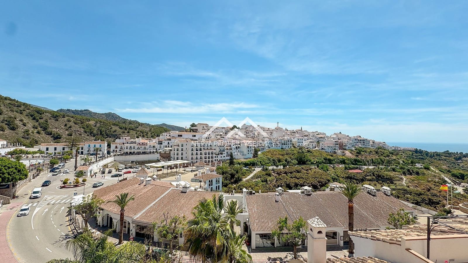 2 bedroom Penthouse for rent in Frigiliana with pool - € 1,100 (Ref: 9267785)