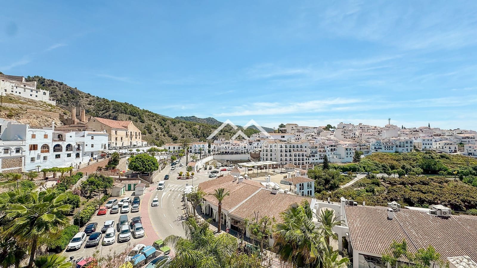 2 bedroom Penthouse for rent in Frigiliana with pool - € 1,100 (Ref: 9267785)