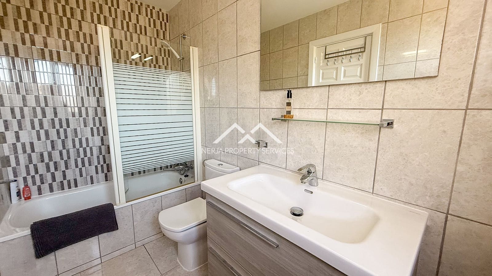 3 soveværelse Villa til salg i Frigiliana med swimmingpool garage - € 599.000 (Ref: 9345484)