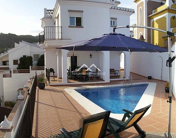 3 camera da letto Villa da affittare in Centro, Nerja con piscina garage - 2.000 € (Rif: 9357248)