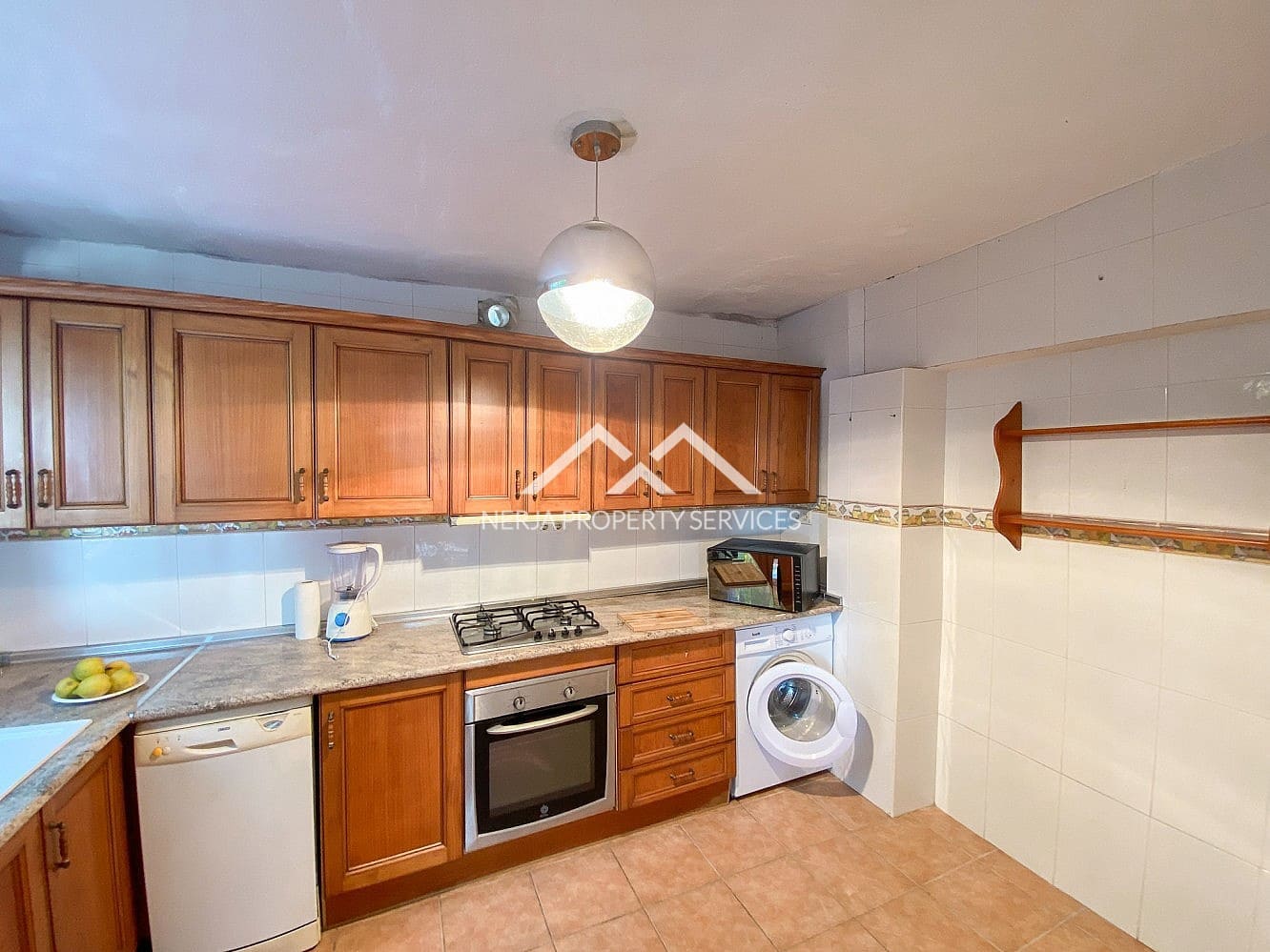 2 slaapkamer Huis te huur in Frigiliana met zwembad - € 850 (Ref: 9357615)