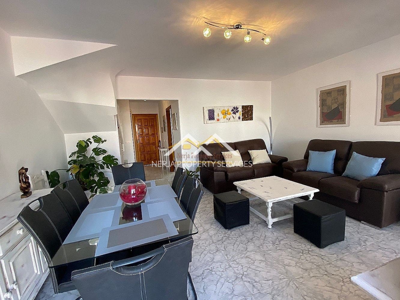 3 makuuhuone Omakotitalo vuokrattavana paikassa Nerja mukana uima-altaan - 1 300 € (Ref: 9360461)