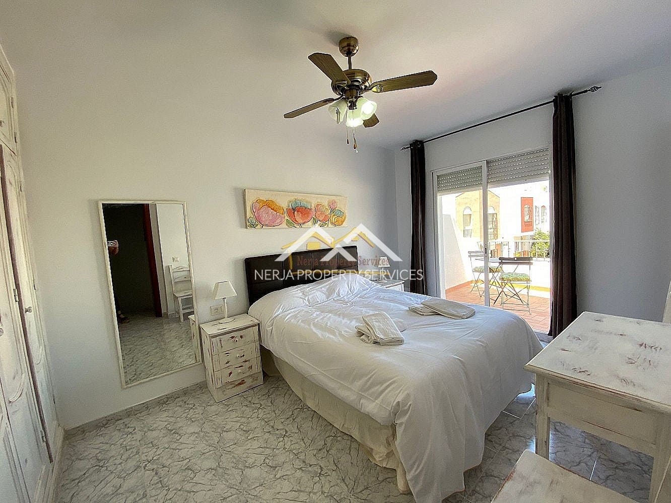 3 makuuhuone Omakotitalo vuokrattavana paikassa Nerja mukana uima-altaan - 1 300 € (Ref: 9360461)