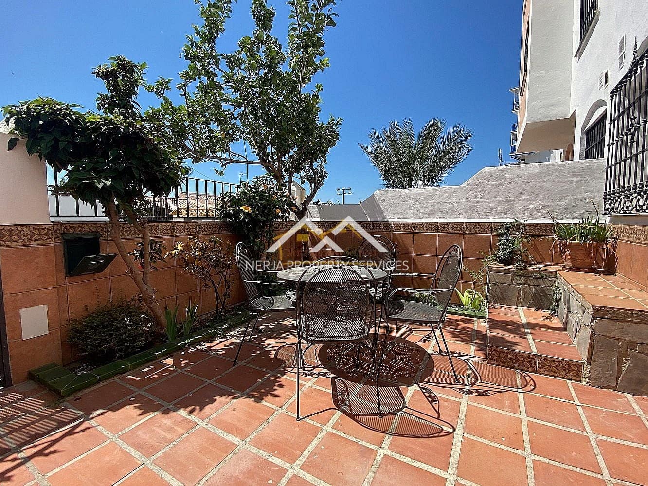 3 makuuhuone Omakotitalo vuokrattavana paikassa Nerja mukana uima-altaan - 1 300 € (Ref: 9360461)