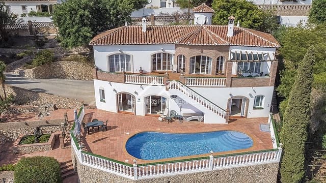 5 soveværelse Villa til salg i Frigiliana med swimmingpool - € 945.000 (Ref: 9388181)
