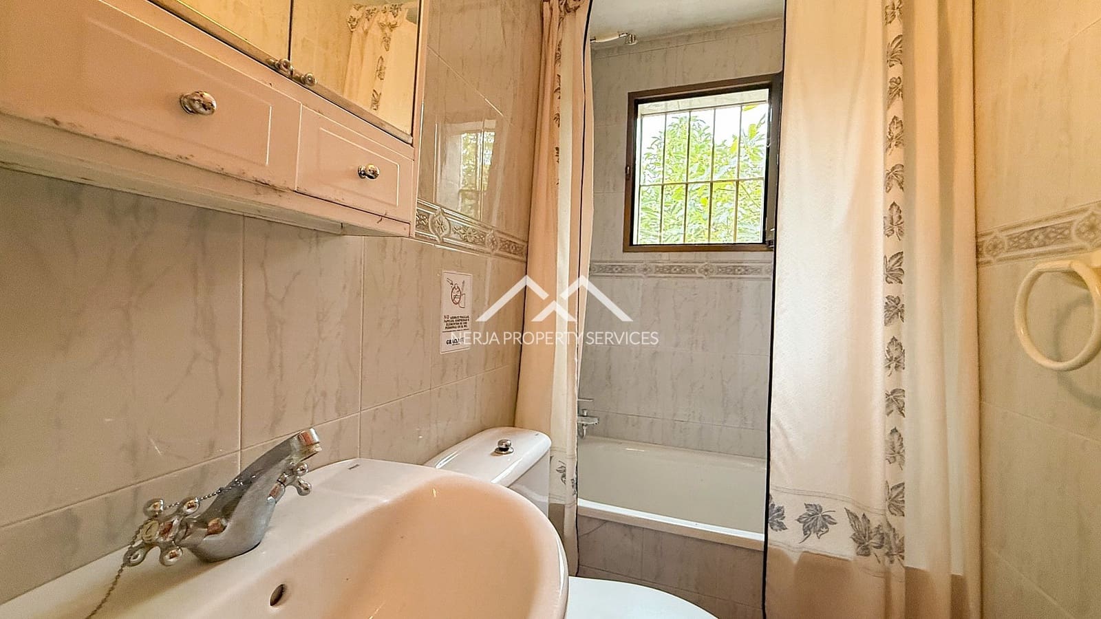 2 soverom Villa til salgs i Torrox med svømmebasseng - € 315 000 (Ref: 9396696)