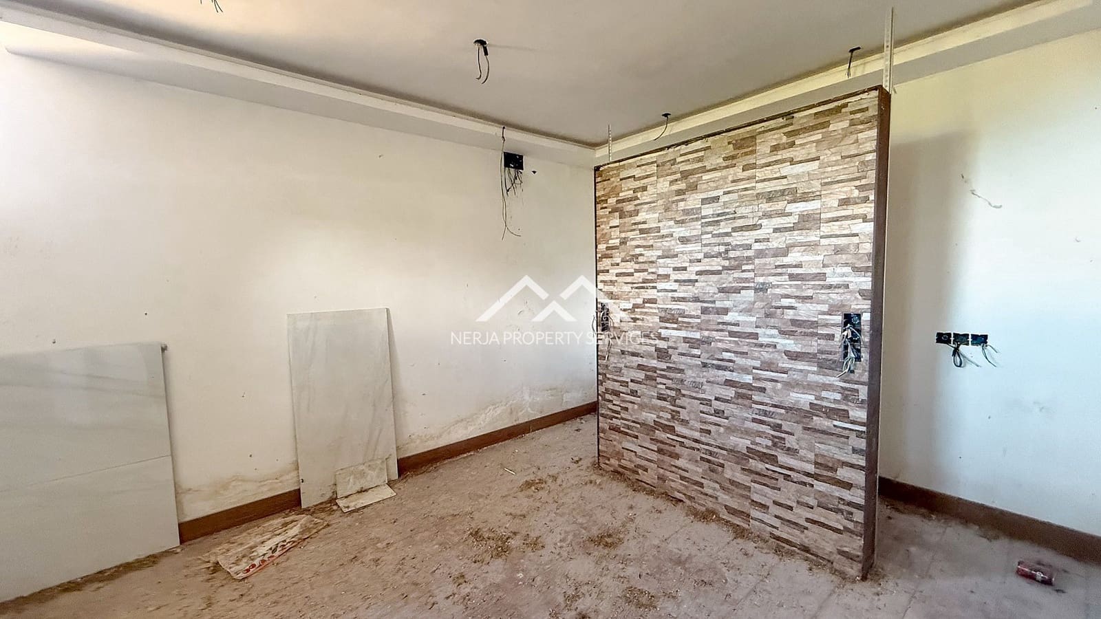 2 soveværelse Villa til salg i Frigiliana med swimmingpool - € 320.000 (Ref: 9396882)