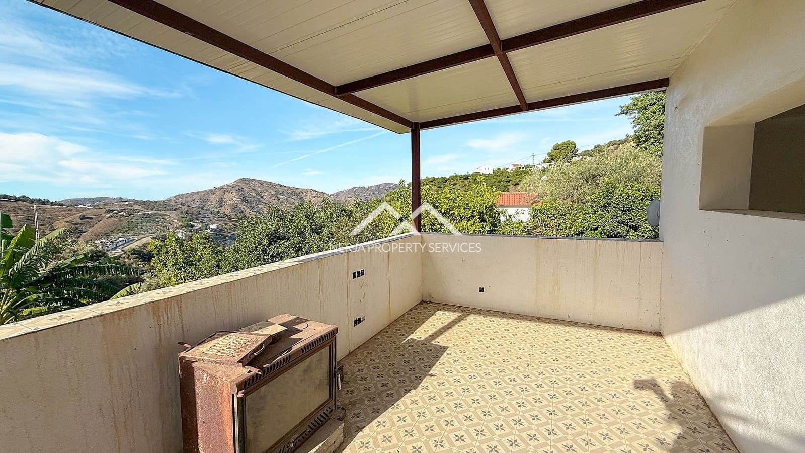 2 soveværelse Villa til salg i Frigiliana med swimmingpool - € 320.000 (Ref: 9396882)