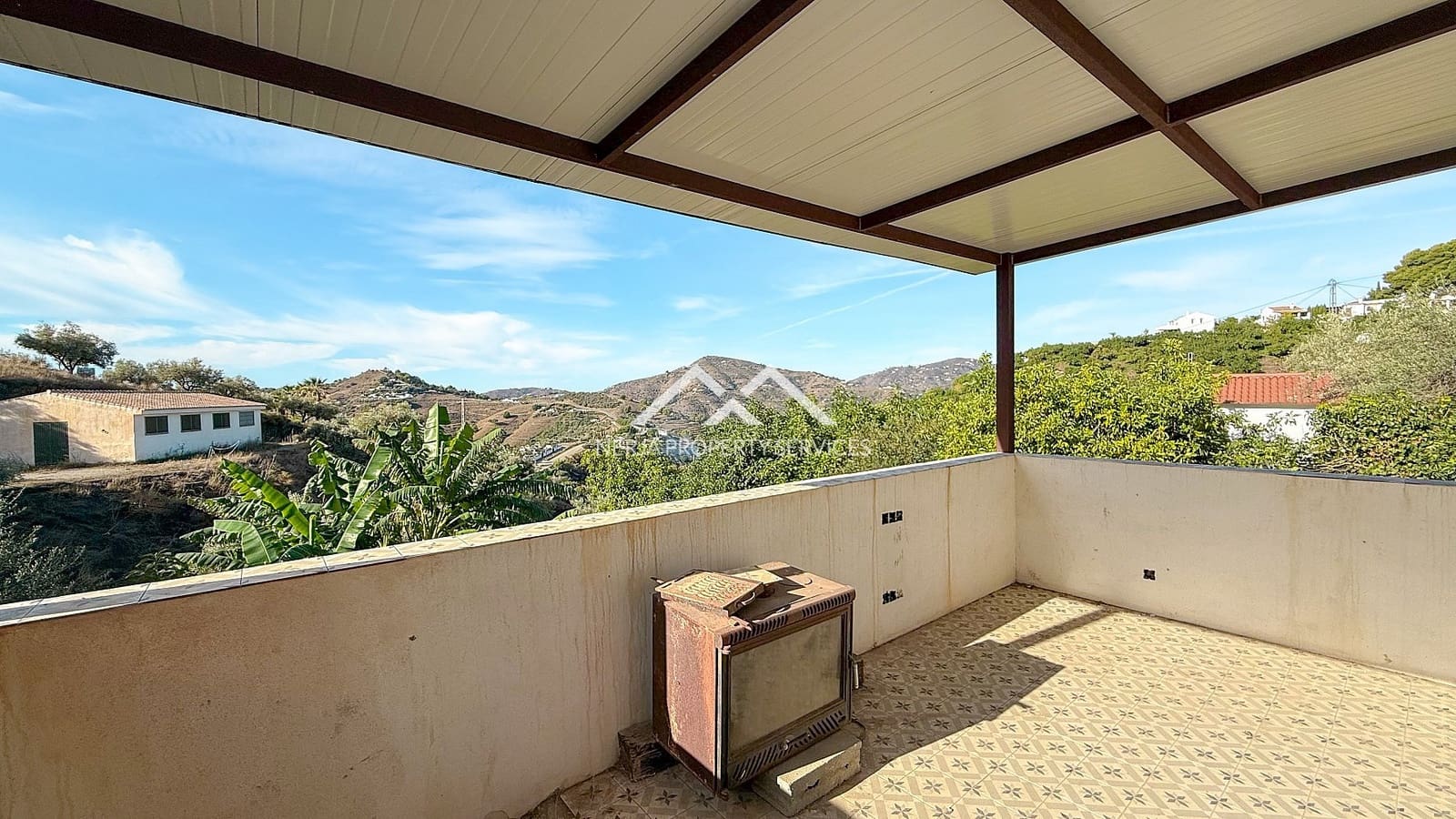 2 soveværelse Villa til salg i Frigiliana med swimmingpool - € 320.000 (Ref: 9396882)