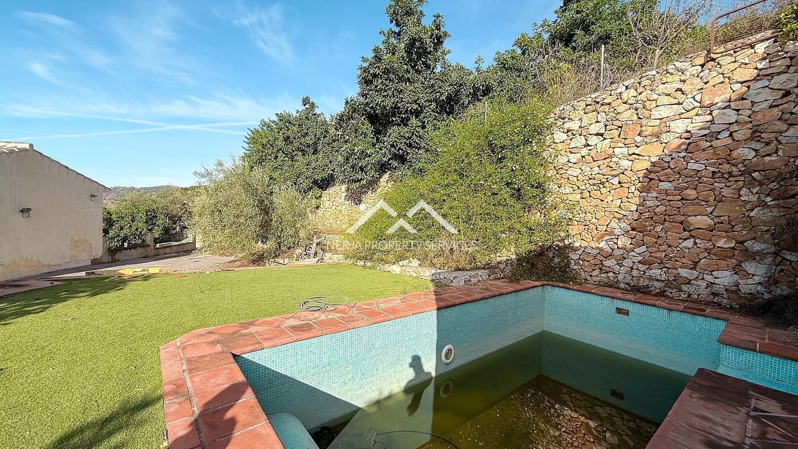 2 soveværelse Villa til salg i Frigiliana med swimmingpool - € 320.000 (Ref: 9396882)