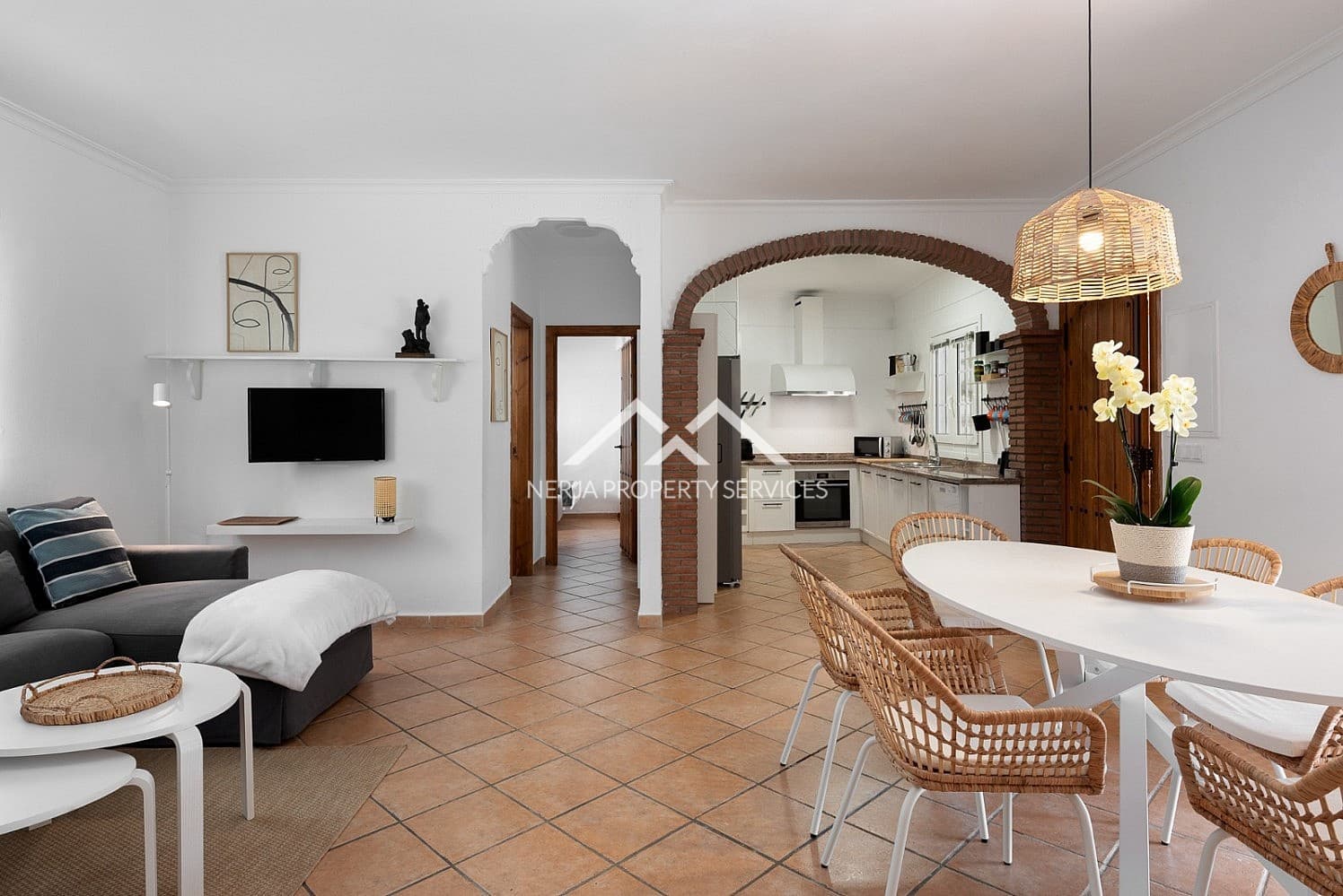 2 soverom Villa til leie i Nerja med svømmebasseng garasje - € 2 200 (Ref: 9404743)