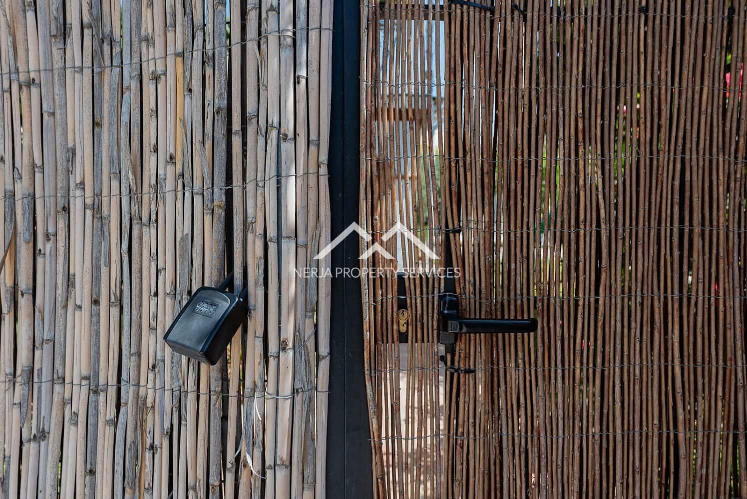 2 soverom Villa til leie i Nerja med svømmebasseng garasje - € 2 200 (Ref: 9404743)