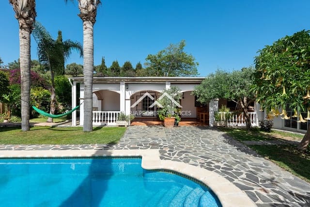 2 soveværelse Villa til leje i Centro, Nerja med swimmingpool garage - € 2.200 (Ref: 9404743)