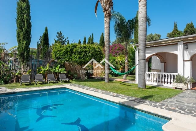 2 soveværelse Villa til leje i Centro, Nerja med swimmingpool garage - € 2.200 (Ref: 9404743)