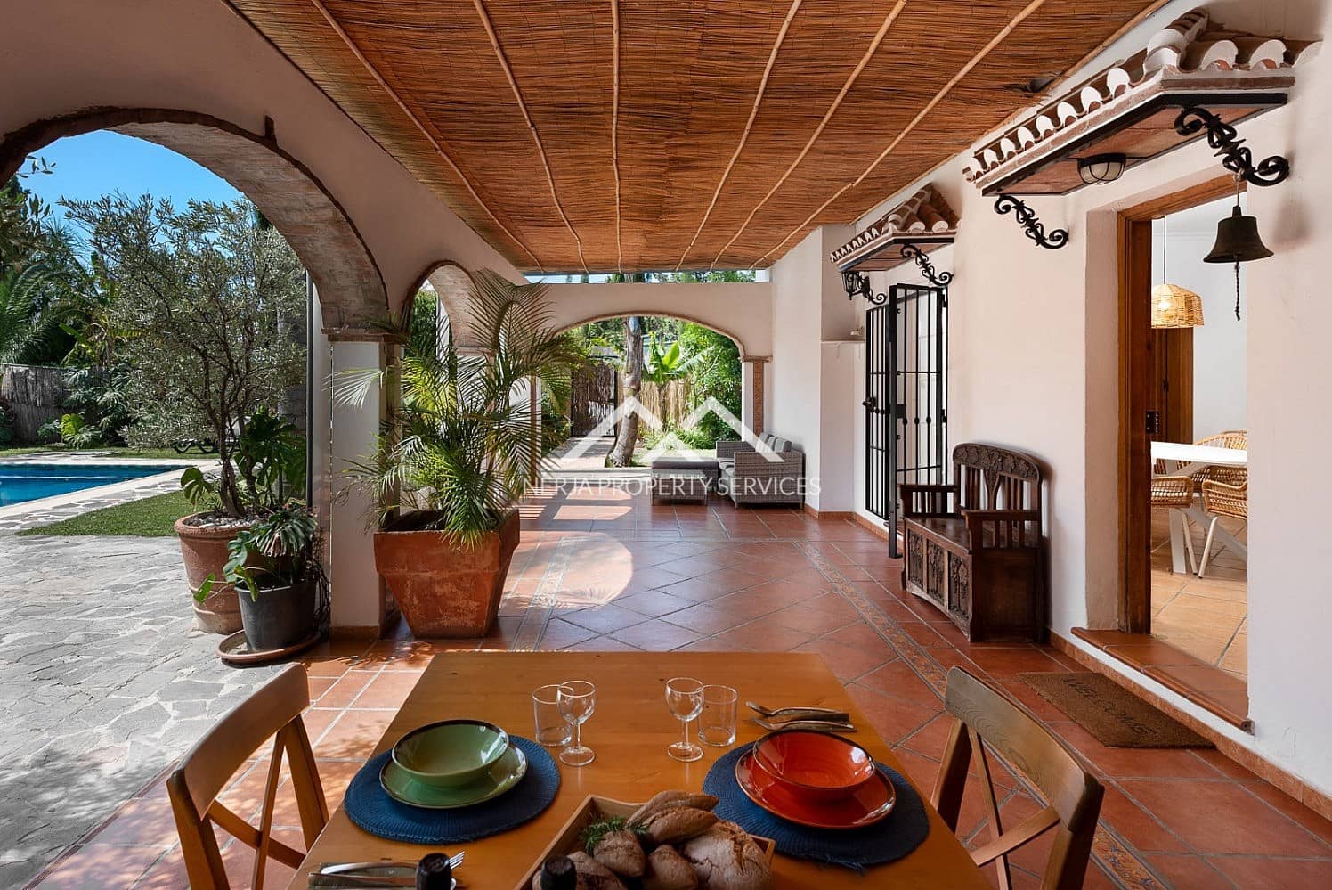 2 soverom Villa til leie i Nerja med svømmebasseng garasje - € 2 200 (Ref: 9404743)