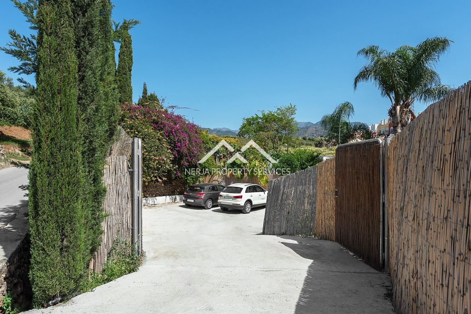 2 soverom Villa til leie i Nerja med svømmebasseng garasje - € 2 200 (Ref: 9404743)