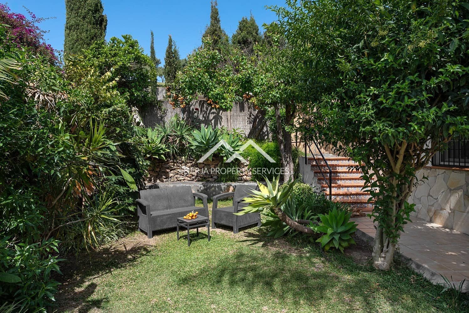 2 soverom Villa til leie i Nerja med svømmebasseng garasje - € 2 200 (Ref: 9404743)