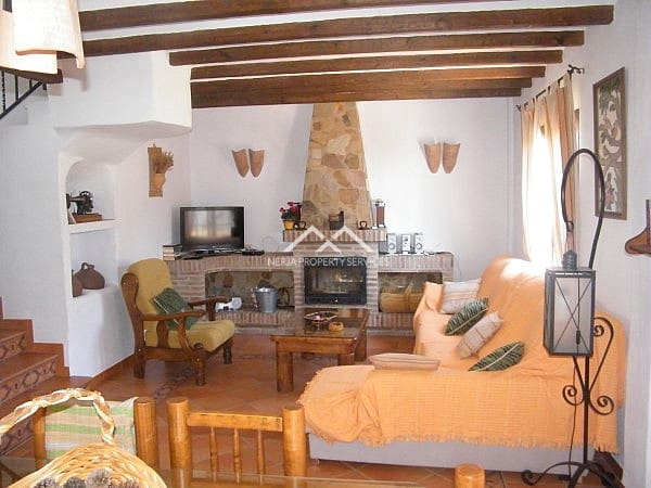 3 makuuhuone Omakotitalo vuokrattavana paikassa Frigiliana mukana uima-altaan 
autotalli - 1 700 € (Ref: 9444492)