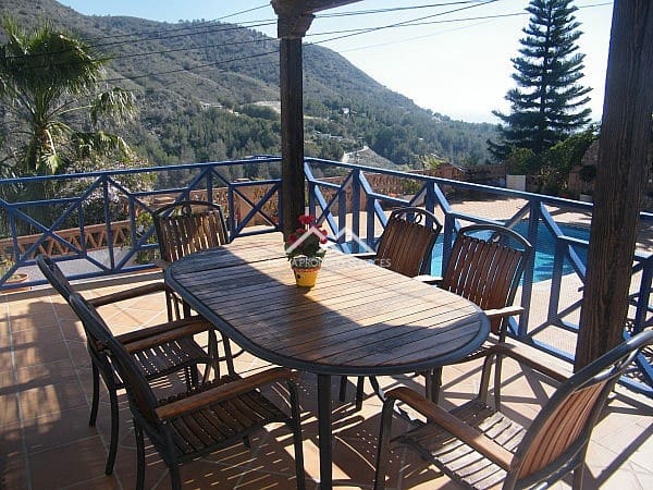 3 makuuhuone Omakotitalo vuokrattavana paikassa Frigiliana mukana uima-altaan 
autotalli - 1 700 € (Ref: 9444492)