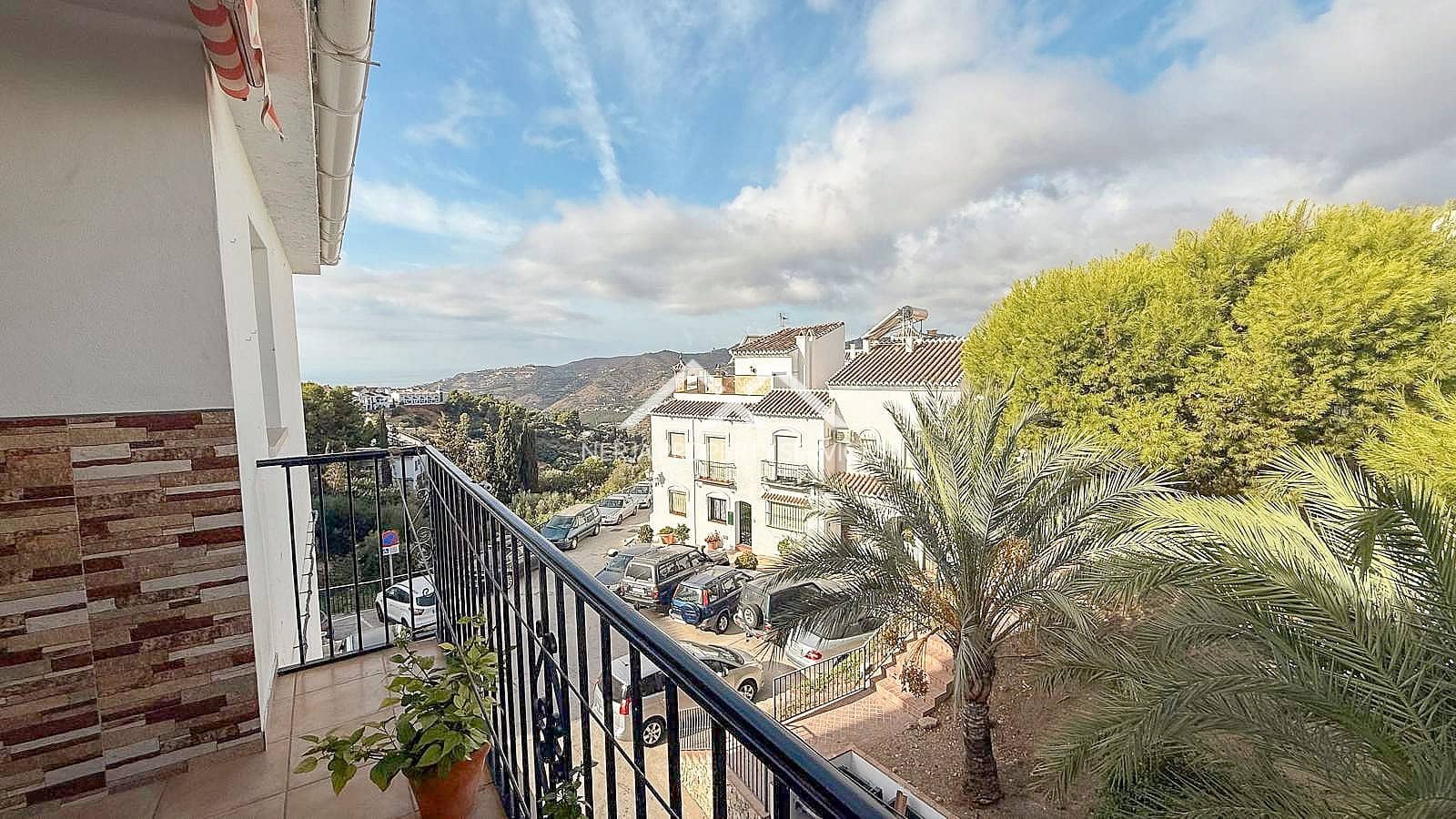 3 bedroom Apartment for rent in Frigiliana - € 1,000 (Ref: 9484075)