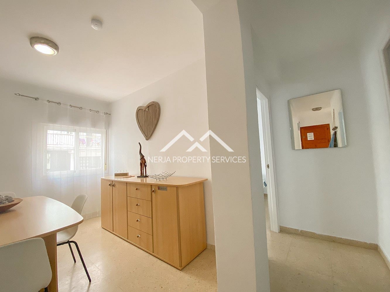 2 soveværelse Lejlighed til leje i Nerja - € 900 (Ref: 9487190)