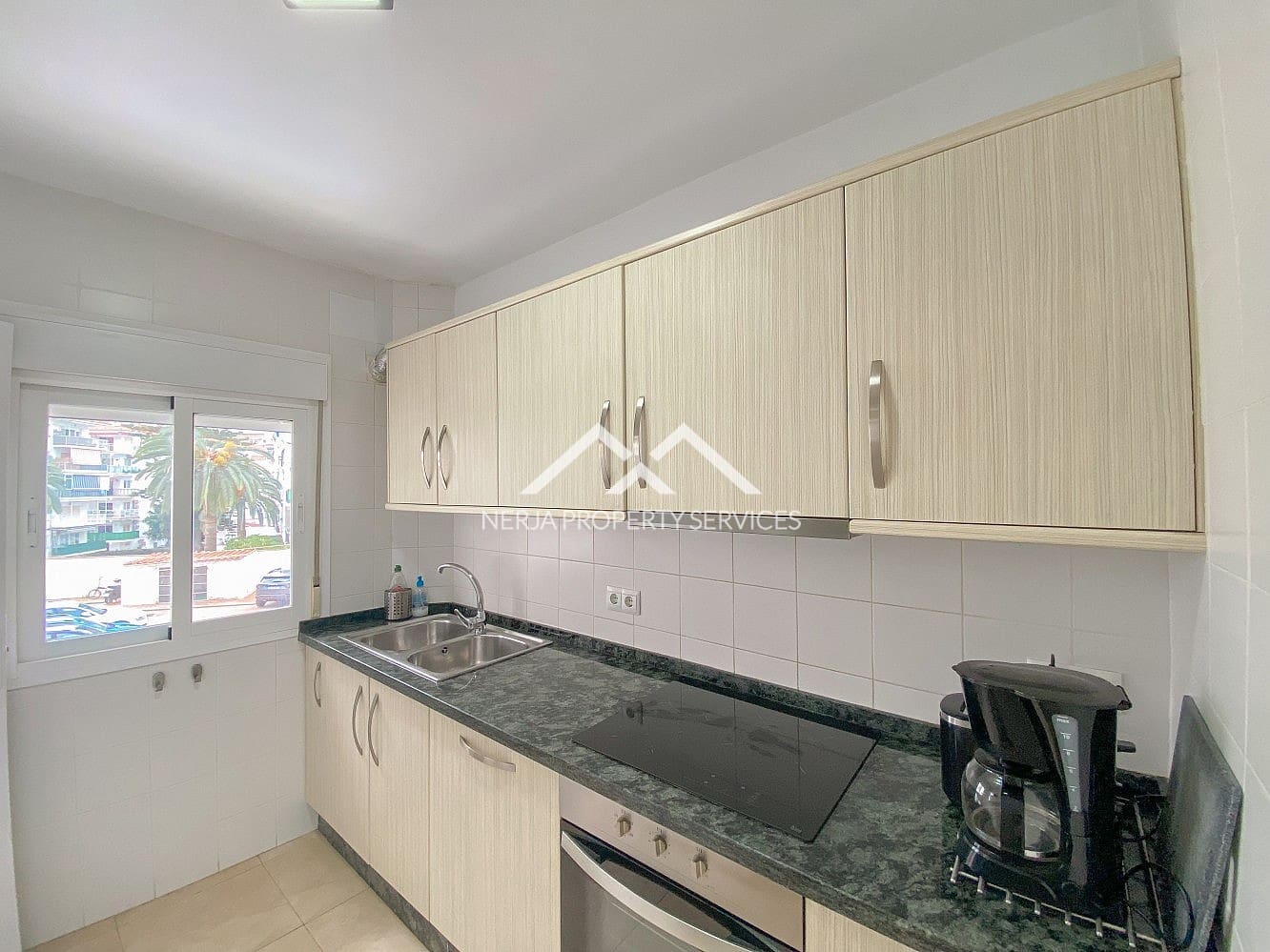 2 soveværelse Lejlighed til leje i Nerja - € 900 (Ref: 9487190)