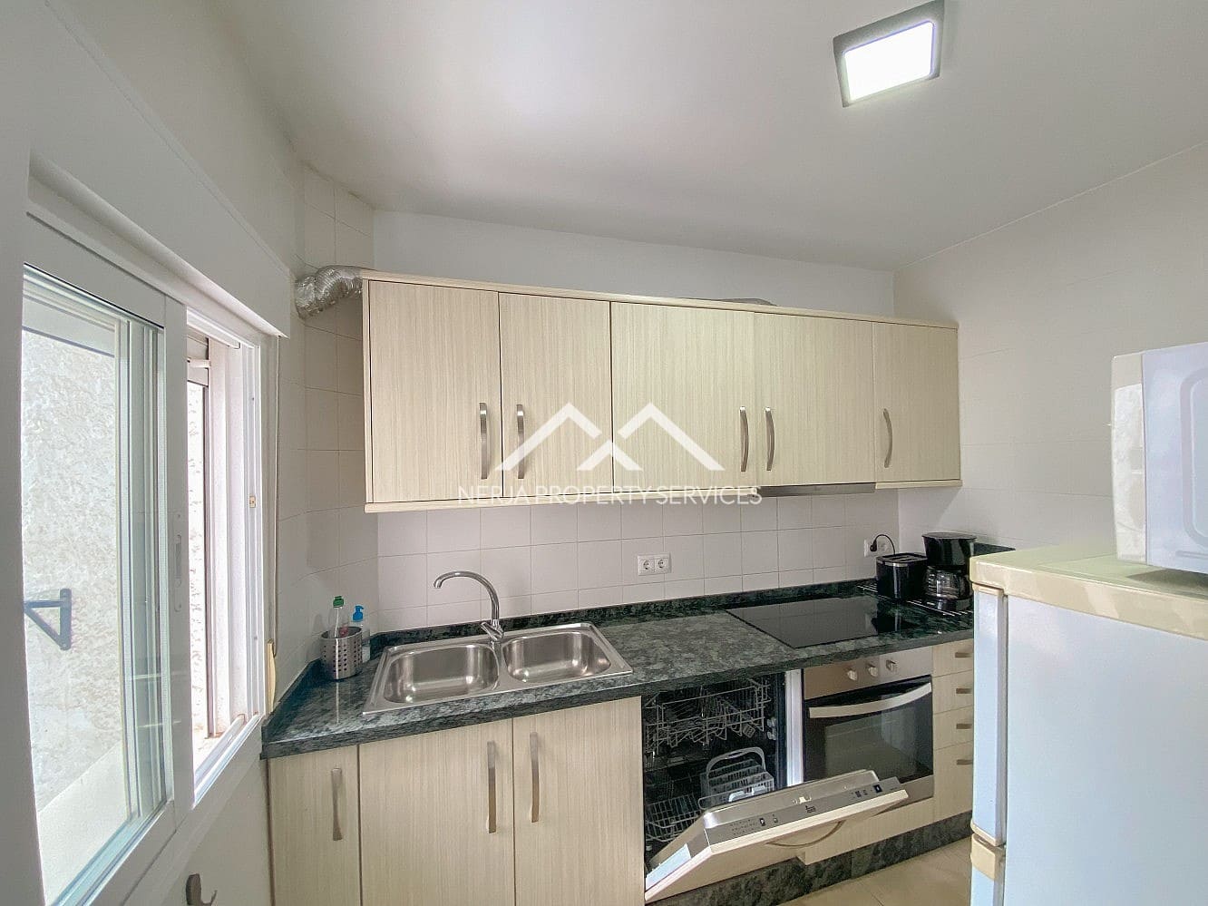 2 soveværelse Lejlighed til leje i Nerja - € 900 (Ref: 9487190)