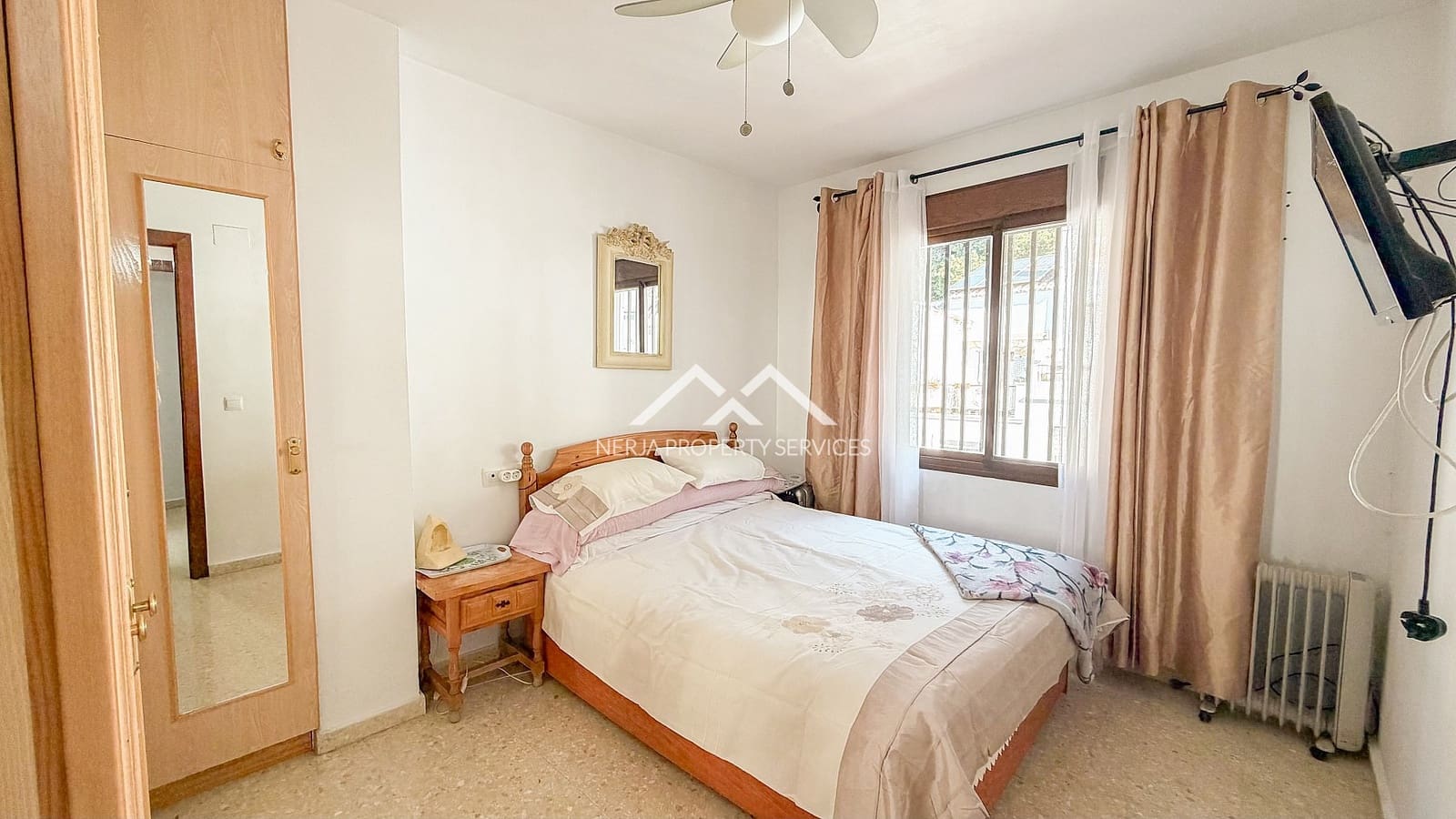 2 bedroom Apartment for sale in Frigiliana with garage - € 249,500 (Ref: 9504640)