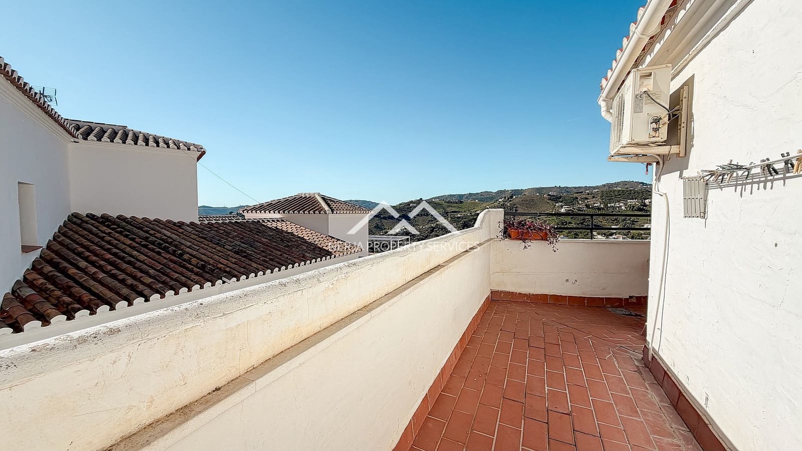 2 bedroom Apartment for sale in Frigiliana with garage - € 249,500 (Ref: 9504640)
