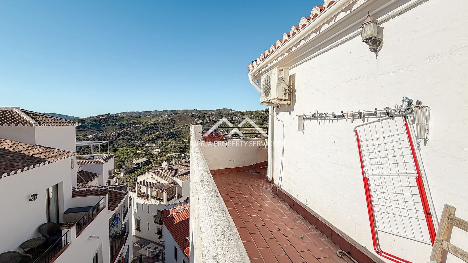 2 bedroom Apartment for sale in Frigiliana with garage - € 249,500 (Ref: 9504640)