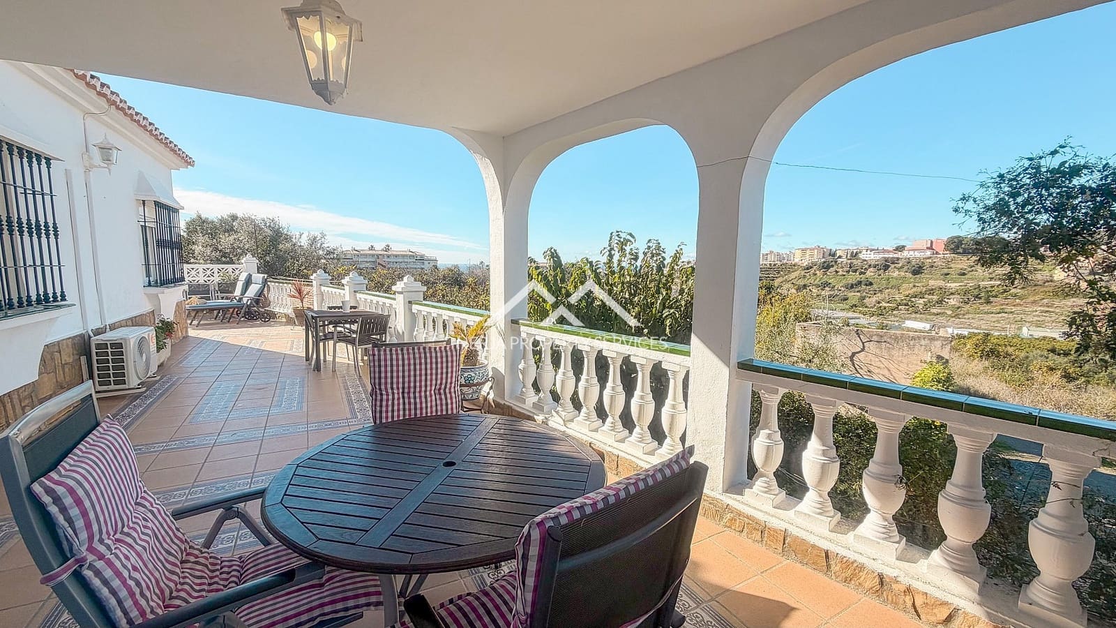 3 soverom Villa til leie i Torrox med svømmebasseng - € 1 700 (Ref: 9524582)