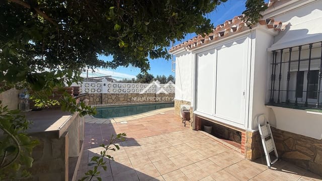 3 soverom Villa til leie i Torrox Pueblo, Torrox med svømmebasseng - € 1 700 (Ref: 9524582)