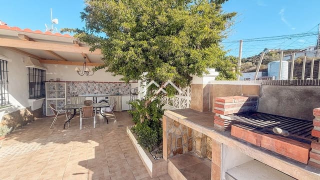 3 soverom Villa til leie i Torrox Pueblo, Torrox med svømmebasseng - € 1 700 (Ref: 9524582)