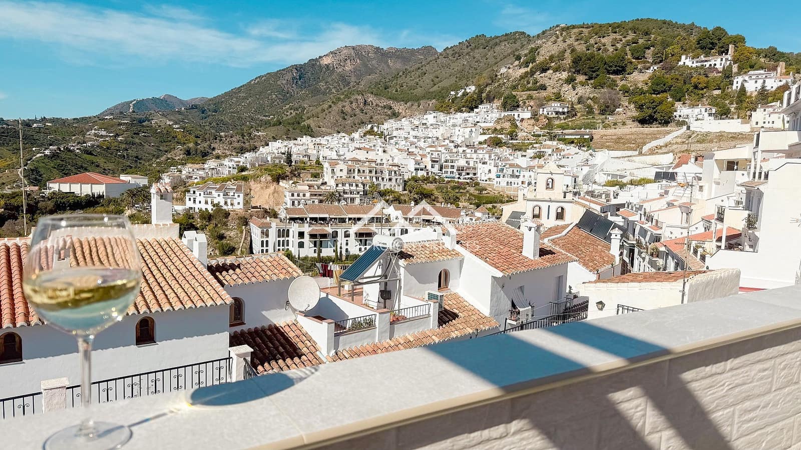 1 quarto Casa em Banda para arrendar em Frigiliana - 750 € (Ref: 9534365)