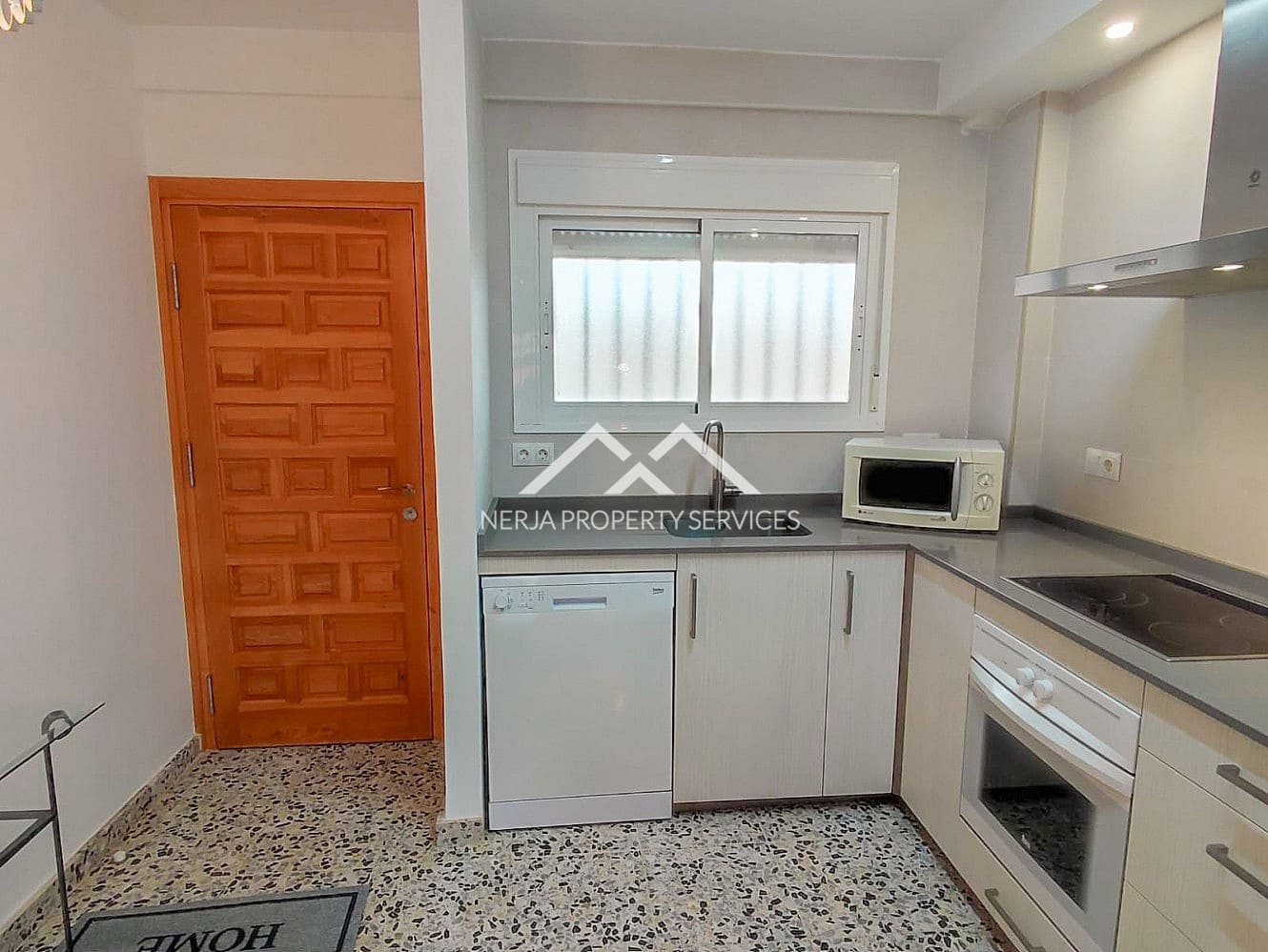 2 bedroom Apartment for rent in Almunecar - € 950 (Ref: 9569229)