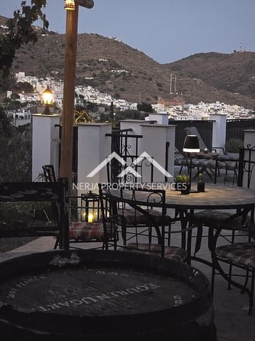 3 sypialnia Finka/Dom wiejski na sprzedaż w Torrox Pueblo, Torrox z basenem garażem - 365 000 € (Ref: 9569411)