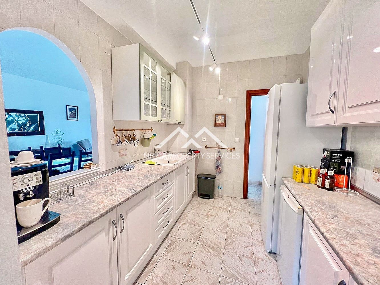 3 sypialnia Finka/Dom wiejski na sprzedaż w Torrox z basenem garażem - 365 000 € (Ref: 9569411)