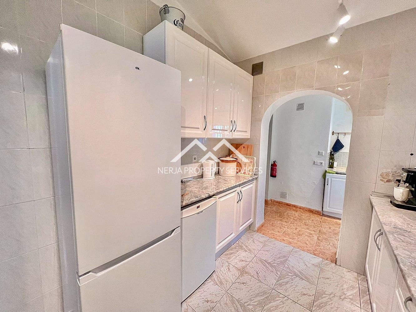 3 sypialnia Finka/Dom wiejski na sprzedaż w Torrox z basenem garażem - 365 000 € (Ref: 9569411)