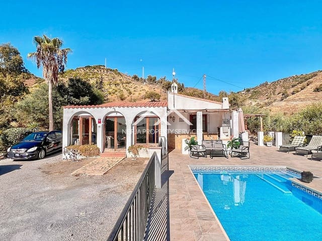 3 sypialnia Finka/Dom wiejski na sprzedaż w Torrox Pueblo, Torrox z basenem garażem - 365 000 € (Ref: 9569411)