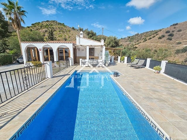 3 sypialnia Finka/Dom wiejski na sprzedaż w Torrox Pueblo, Torrox z basenem garażem - 365 000 € (Ref: 9569411)