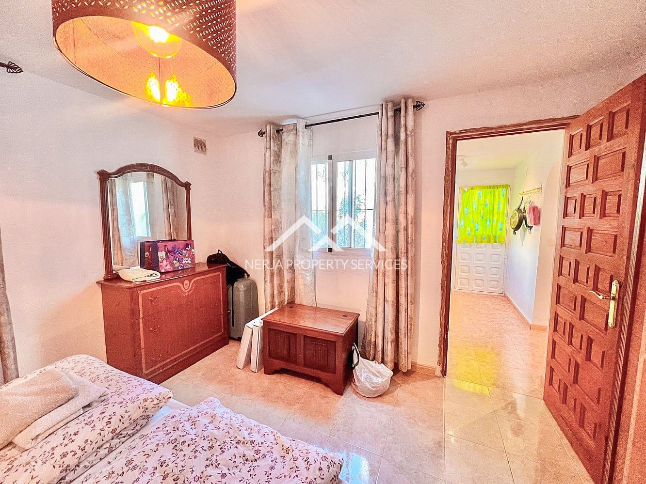 3 sypialnia Finka/Dom wiejski na sprzedaż w Torrox z basenem garażem - 365 000 € (Ref: 9569411)