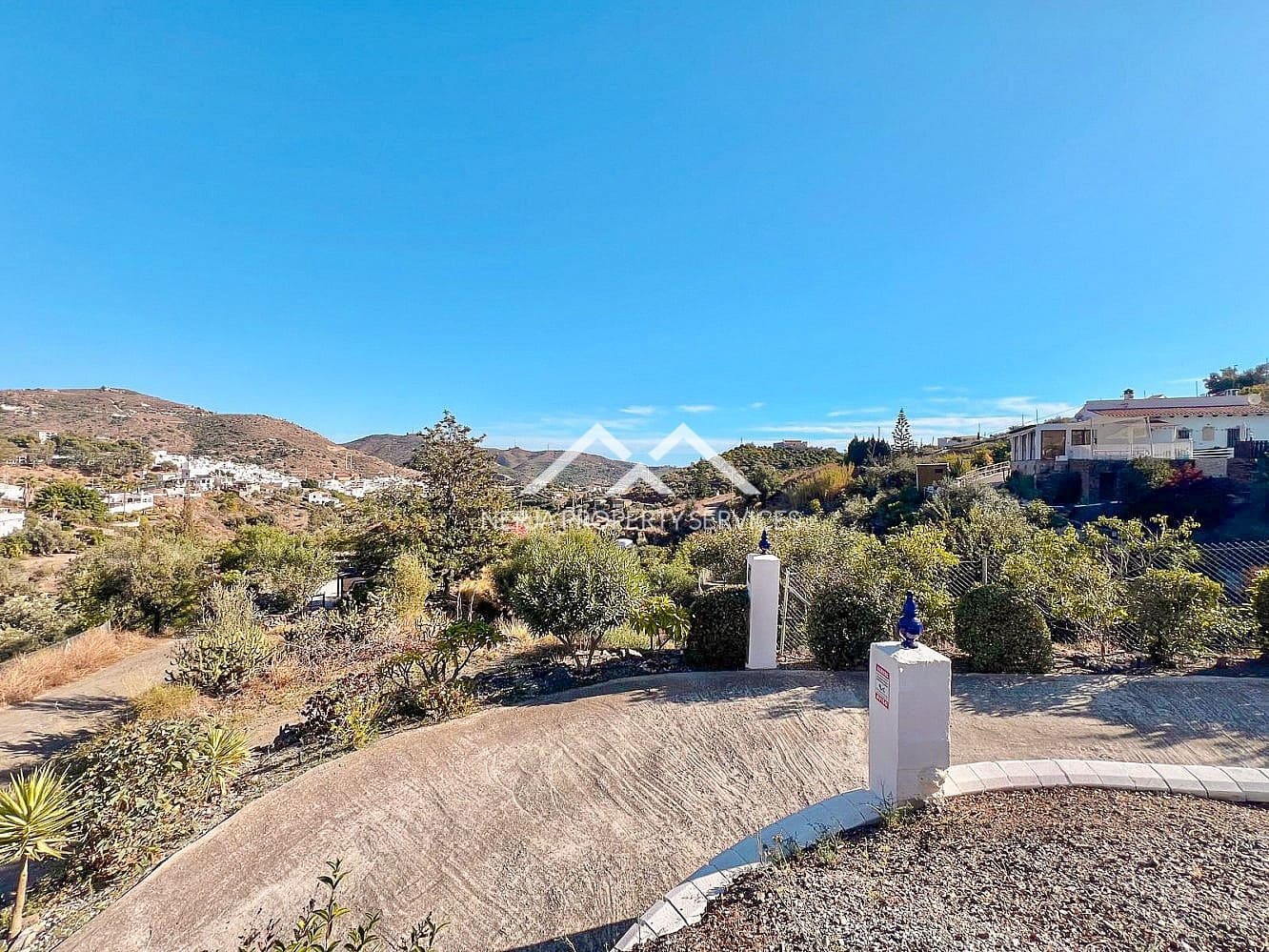 3 sypialnia Finka/Dom wiejski na sprzedaż w Torrox z basenem garażem - 365 000 € (Ref: 9569411)