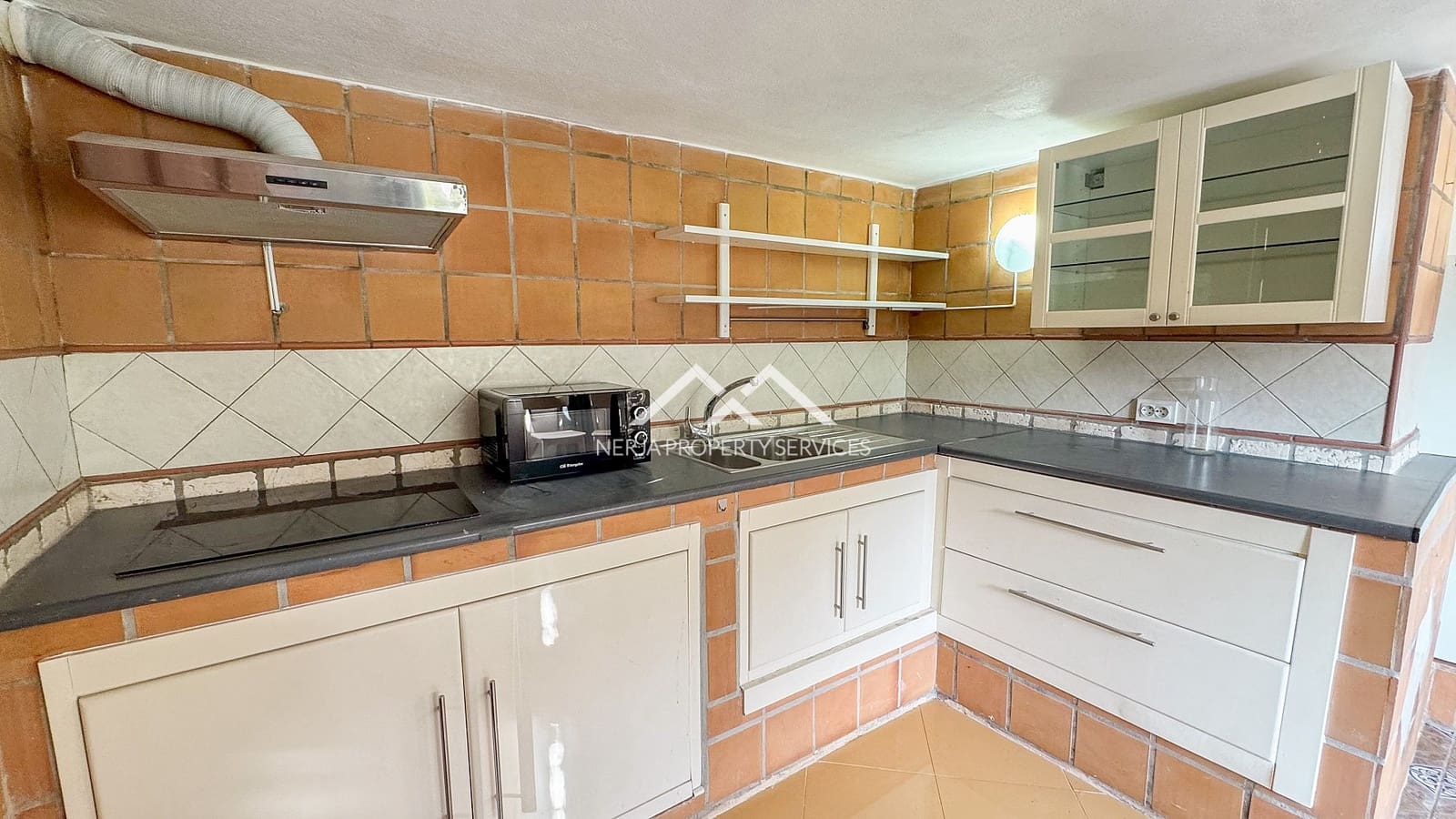 1 bedroom Apartment for rent in Frigiliana with pool garage - € 850 (Ref: 9569927)