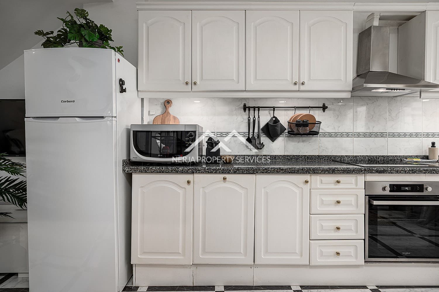 2 soverom Hus til leie i Nerja - € 1 750 (Ref: 9569929)