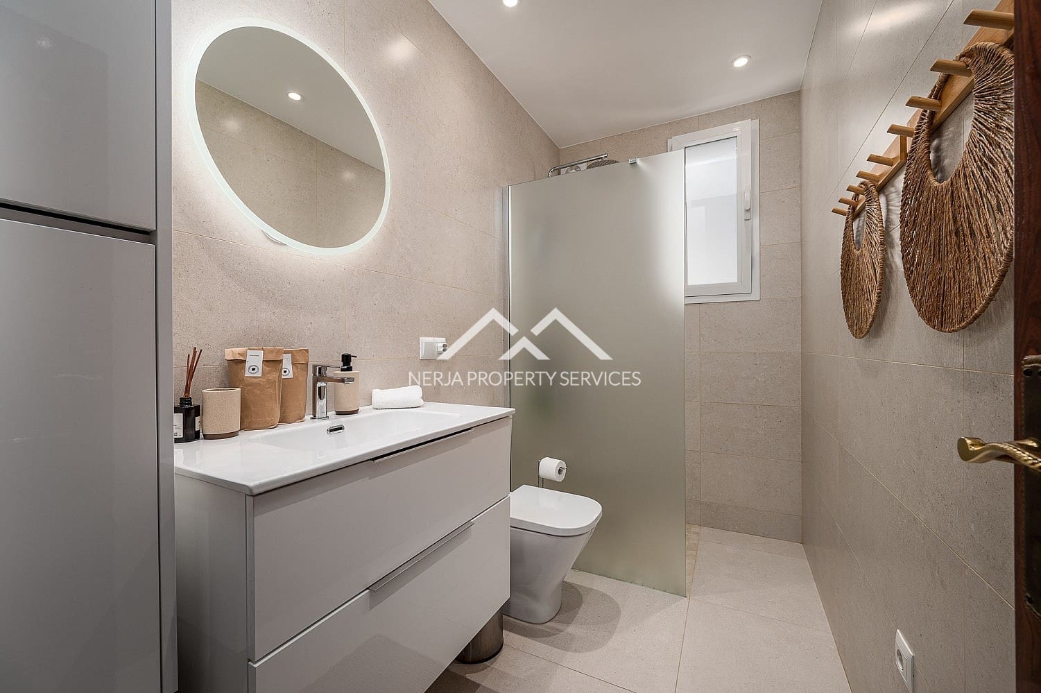 2 soverom Hus til leie i Nerja - € 1 750 (Ref: 9569929)