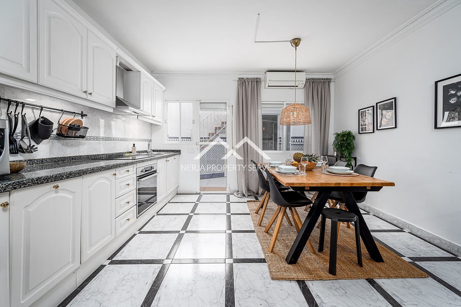 2 soverom Hus til leie i Nerja - € 1 750 (Ref: 9569929)