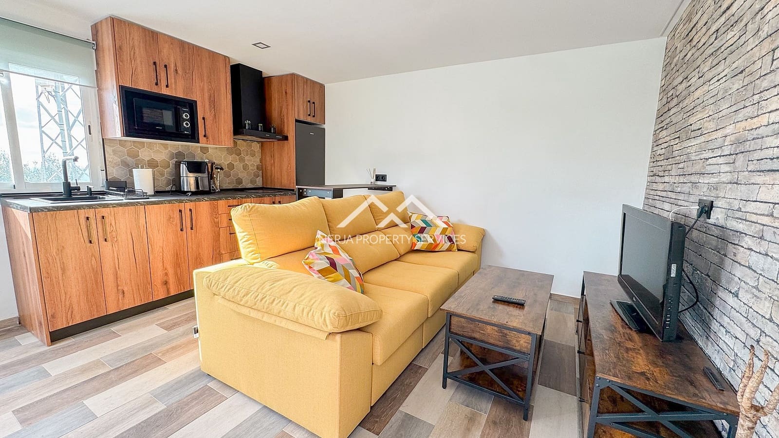 1 bedroom Apartment for rent in Frigiliana with pool garage - € 850 (Ref: 9570057)