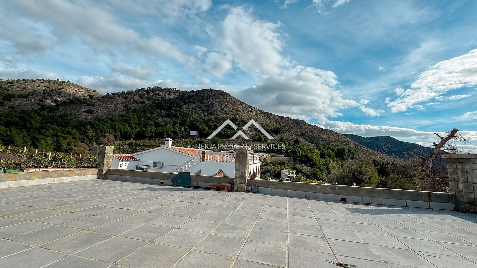 1 bedroom Apartment for rent in Frigiliana with pool garage - € 850 (Ref: 9570057)